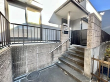 【千葉県/松戸市平賀】松戸市平賀　中古戸建 アプローチ