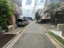 【東京都/目黒区目黒】目黒区目黒4丁目　新築戸建 前面道路