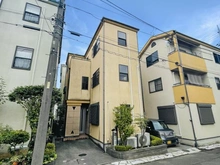 【埼玉県/朝霞市膝折町】朝霞市膝折町4丁目　中古戸建 外観：中央の建物