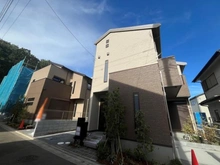 【埼玉県/所沢市大字北秋津】所沢市北秋津 新築戸建 4号棟 外観：全4棟／写真中央