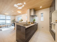 【埼玉県/朝霞市本町】朝霞市本町2丁目 新築戸建 A号棟 キッチン：（家具調度品は価格に含まれません）