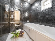 【埼玉県/朝霞市本町】朝霞市本町2丁目 新築戸建 A号棟 浴室：（家具調度品は価格に含まれません）