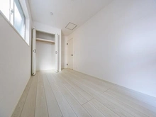 【埼玉県/朝霞市本町】朝霞市本町2丁目 新築戸建 A号棟 サービスルーム（納戸）：1階(約4.7帖)