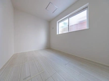 【埼玉県/朝霞市本町】朝霞市本町2丁目 新築戸建 B号棟 サービスルーム（納戸）：1階(約4.7帖)