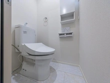 【埼玉県/朝霞市本町】朝霞市本町2丁目 新築戸建 B号棟 トイレ：2階