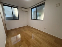 【神奈川県/川崎市中原区小杉陣屋町】川崎市中原区小杉陣屋町一丁目　中古戸建 洋室：1階