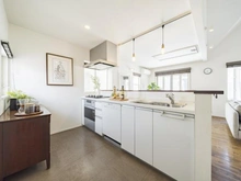 【神奈川県/茅ヶ崎市柳島海岸】茅ヶ崎市柳島海岸　戸建 キッチン：家具調度品は価格に含まれません