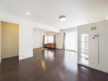 【神奈川県/茅ヶ崎市柳島海岸】茅ヶ崎市柳島海岸　戸建 洋室：家具調度品は価格に含まれません