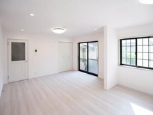 【神奈川県/川崎市中原区井田】川崎市中原区井田二丁目戸建  リビング