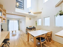 【神奈川県/川崎市高津区北見方】川崎市高津区北見方二丁目中古戸建 リビング・ダイニング