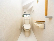 【神奈川県/川崎市中原区宮内】川崎市中原区宮内一丁目　中古戸建 トイレ：窓付き