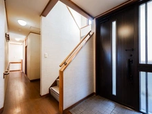【神奈川県/川崎市中原区苅宿】川崎市中原区苅宿　賃貸併用住宅 玄関：2階