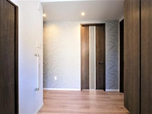 【東京都/国分寺市日吉町】プラウドシーズン国立ステーションイースト 廊下：玄関から