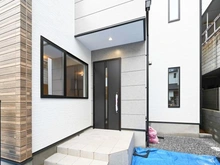 【埼玉県/草加市谷塚仲町】草加市谷塚仲町／新築戸建 アプローチ