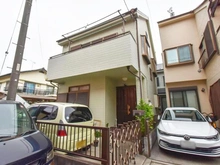 【東京都/足立区一ツ家】足立区一ツ家2丁目　中古戸建 外観：玄関周りのお品は価格に含まれません