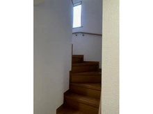 【埼玉県/草加市谷塚町】草加市谷塚町　中古戸建 階段