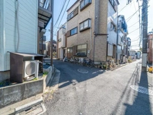 【東京都/江戸川区西瑞江】江戸川区西瑞江3丁目新築戸建 前面道路から続く道路：私道入口部分