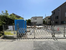 【東京都/江戸川区宇喜田町】江戸川区宇喜田町新築戸建て 建築中の外観：全2区画・左側