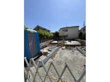 【東京都/江戸川区宇喜田町】江戸川区宇喜田町新築戸建て 建築中の外観：全2区画・左側