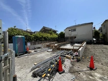 【東京都/江戸川区宇喜田町】江戸川区宇喜田町新築戸建-2 建築中の外観：全2区画・右側