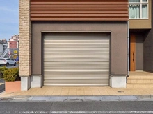 【東京都/江戸川区船堀】江戸川区船堀中古戸建 駐車場：大型SUVも許容するビルトインガレージ