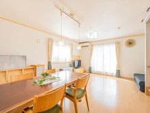 【東京都/江戸川区東葛西】江戸川区東葛西9丁目中古戸建 LDK：採光良好な2面採光
