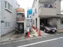 【東京都/葛飾区西新小岩】葛飾区西新小岩5丁目新築戸建て 建築中の外観：中央奥が対象地