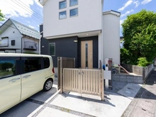 【埼玉県/さいたま市岩槻区大字上野】さいたま市岩槻区大字上野　中古戸建 玄関