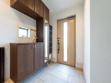 【埼玉県/さいたま市岩槻区大字上野】さいたま市岩槻区大字上野　中古戸建 玄関