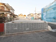 【埼玉県/さいたま市南区大字太田窪】さいたま市南区大字太田窪　新築戸建　1号棟 建築中の外観：全５棟／中央