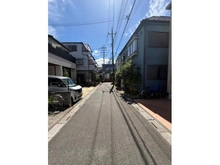 【埼玉県/草加市谷塚町】埼玉県草加市谷塚町　中古戸建 前面道路
