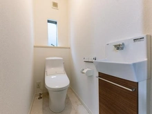 【神奈川県/横浜市港南区芹が谷】横浜市港南区芹が谷中古戸建 トイレ