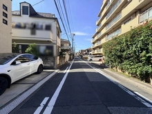 【神奈川県/川崎市川崎区昭和】川崎区昭和2丁目　中古戸建て 前面道路：北東側の沿面道路