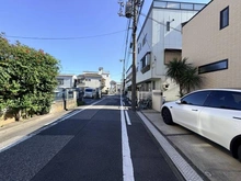 【神奈川県/川崎市川崎区昭和】川崎区昭和2丁目　中古戸建て 前面道路：北東側の沿面道路