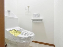 【大阪府/摂津市鳥飼下】摂津市鳥飼下2丁目　中古戸建 トイレ
