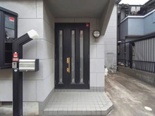 【大阪府/高槻市大塚町】高槻市大塚町4丁目　中古戸建 玄関