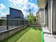 【大阪府/三島郡島本町山崎】大阪府三島郡島本町山崎四丁目　中古戸建 庭