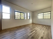 【大阪府/高槻市東城山町】高槻市東城山町　中古戸建 洋室：北東側洋室約7.5帖