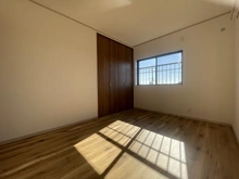 【大阪府/高槻市東城山町】高槻市東城山町　中古戸建 洋室：南西側洋室約6帖