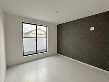 【大阪府/高槻市東上牧】高槻市東上牧2期2号棟 洋室：約6.6帖の洋室です。クイーンサイズのベッドも設置可能！