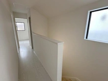 【大阪府/高槻市東上牧】高槻市東上牧2期2号棟 廊下