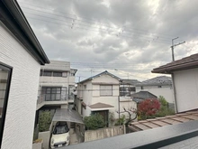 【大阪府/高槻市東上牧】高槻市東上牧2期2号棟 眺望：バルコニーからの眺望です。南東向き！