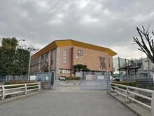 【大阪府/高槻市東上牧】高槻市東上牧2期2号棟 金光大阪中学校高等学校（現地より約210m）