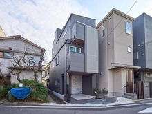 【東京都/杉並区和田】杉並区和田一丁目　戸建 外観：写真中央
