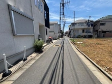 【東京都/中野区中野】中野区中野六丁目　新築戸建　B棟　全3棟現場 前面道路