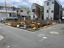【東京都/中野区中野】中野区中野六丁目　新築戸建　B棟　全3棟現場 建築中の外観