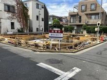【東京都/中野区中野】中野区中野六丁目　新築戸建　C棟　全3棟現場 建築中の外観