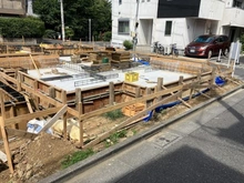 【東京都/中野区中野】中野区中野六丁目　新築戸建　C棟　全3棟現場 建築中の外観