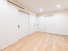 【東京都/港区西麻布】港区西麻布3丁目　中古戸建 サービスルーム（納戸）：地下スペース～ウォークインクローゼット有～
 