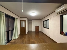 【京都府/長岡京市井ノ内】長岡京市井ノ内坂川　中古戸建 リビング：家具調度品は価格に含まれません
